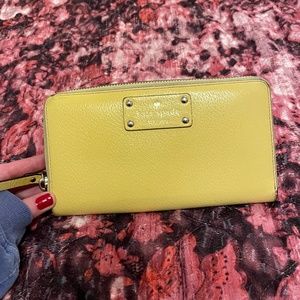 Kate Spade Women‘s Wallet in Pebbled Yellow Leather